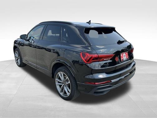 2024 Audi Q3 45 S line Premium