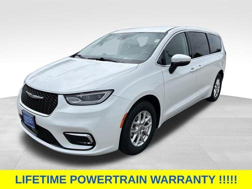 2023 Chrysler Pacifica Touring-L