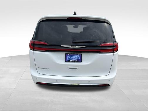 2023 Chrysler Pacifica Touring-L