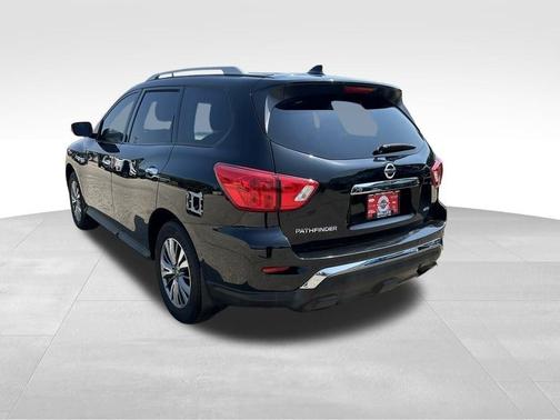 2019 Nissan Pathfinder SV