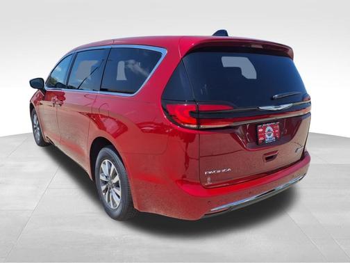 2025 Chrysler Pacifica Hybrid Select