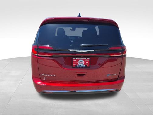 2025 Chrysler Pacifica Hybrid Select