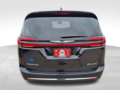 2025 Chrysler Pacifica Hybrid Select