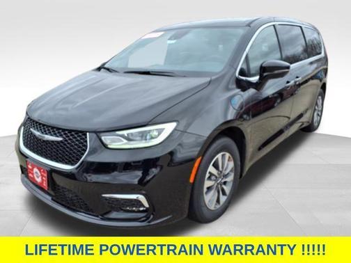 2025 Chrysler Pacifica Hybrid Select