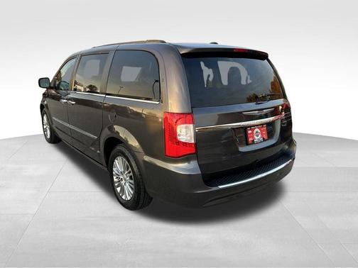 2015 Chrysler Town & Country Touring-L