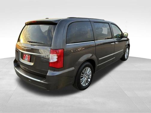 2015 Chrysler Town & Country Touring-L
