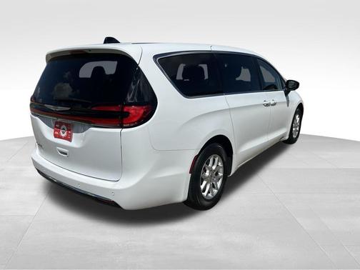 Bright White Clearcoat 2023 Chrysler Pacifica Touring-L