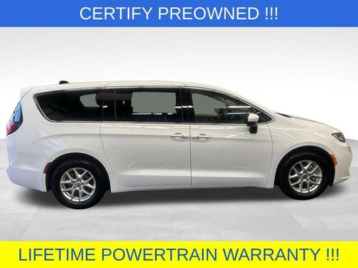 2023 Chrysler Pacifica Touring-L