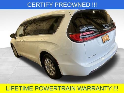 2023 Chrysler Pacifica Touring-L
