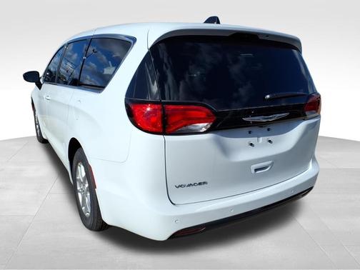 2026 Chrysler Voyager LX