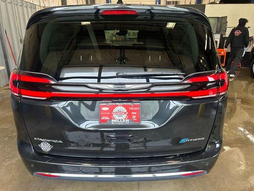 2023 Chrysler Pacifica Hybrid Limited