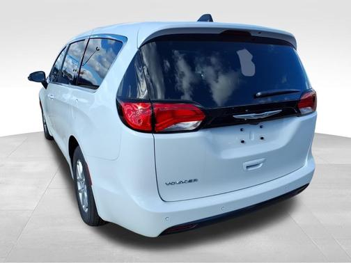 2026 Chrysler Voyager LX