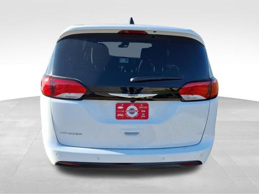 2026 Chrysler Voyager LX