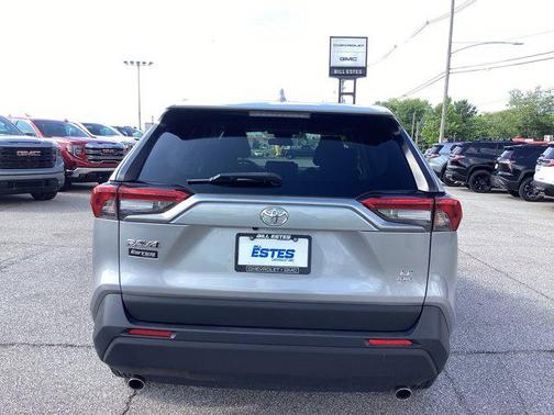 2022 Toyota RAV4 LE