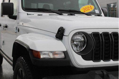 2024 Jeep Gladiator Nighthawk