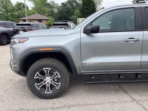 2025 GMC Canyon Base