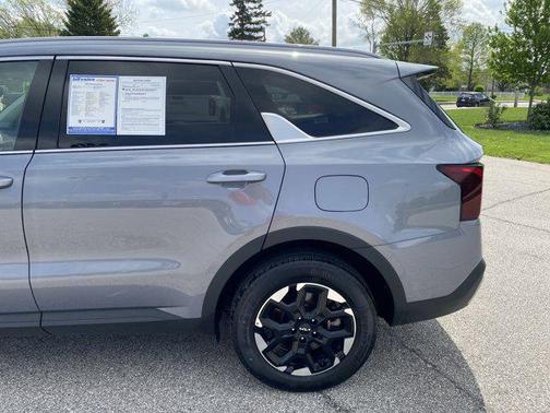 2024 Kia Sorento S