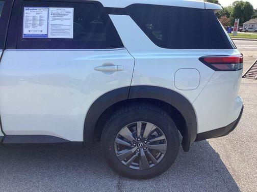 2022 Nissan Pathfinder SV 4WD