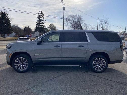 2025 Chevrolet Suburban 4WD High Country