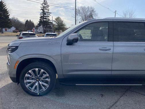 2025 Chevrolet Suburban 4WD High Country