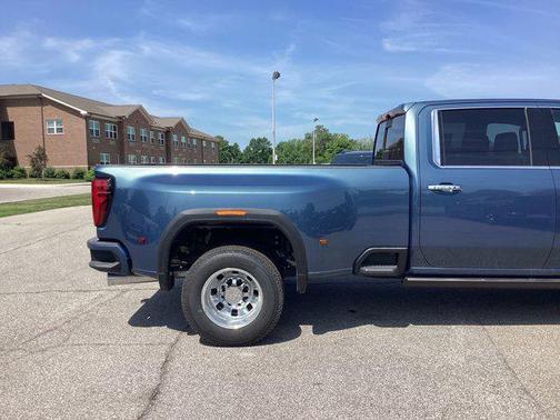 2025 GMC Sierra 3500 Denali