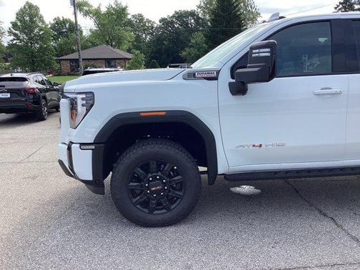 2025 GMC Sierra 2500 AT4