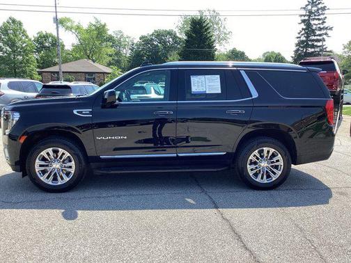 2023 GMC Yukon SLT