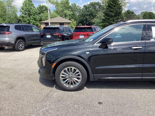 2024 Cadillac XT4 Premium Luxury