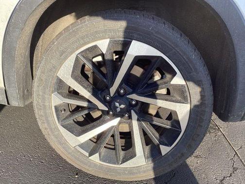 2022 Mitsubishi Outlander ES