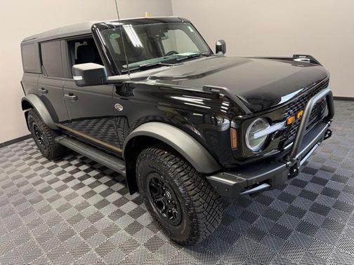 Shadow Black 2022 Ford Bronco Wildtrak
