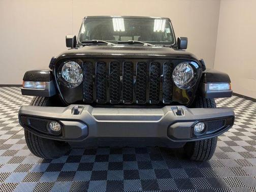 2022 Jeep Gladiator Sport