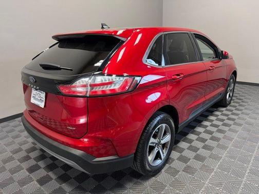 Rapid Red Metallic Tinted Clearcoat 2024 Ford Edge SEL