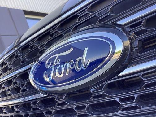 Carbonized Gray Metallic 2023 Ford Explorer XLT