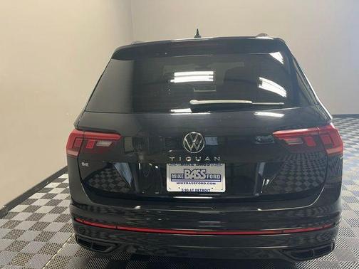 2022 Volkswagen Tiguan 2.0T SE R-Line Black