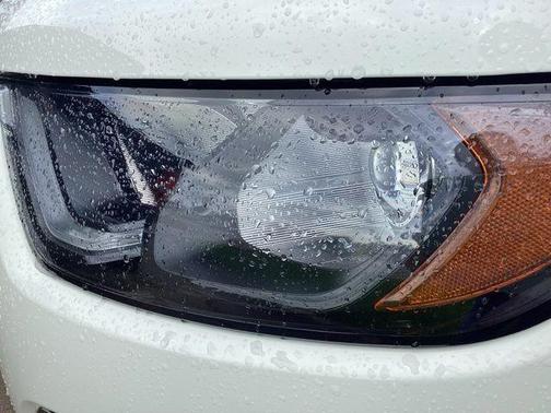 Diamond White 2022 Ford EcoSport SES