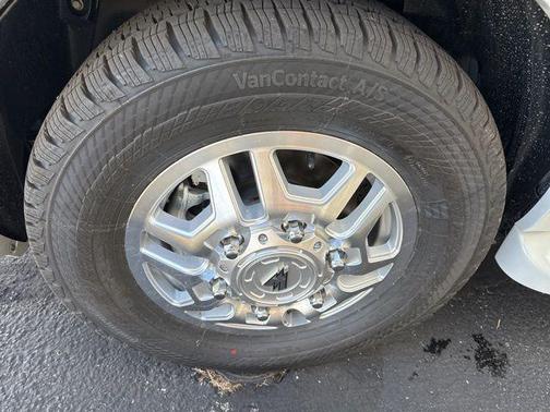 2025 Ford Transit-250 148 WB Medium Roof Cargo