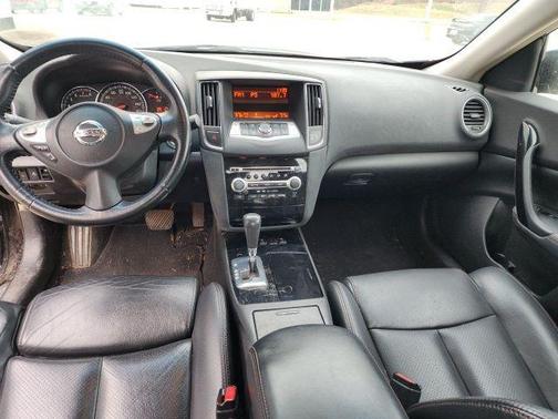 2010 Nissan Maxima SV