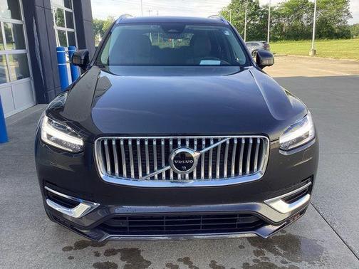 Platinum Gray Metallic 2023 Volvo XC90 B6 Plus 7-Seater