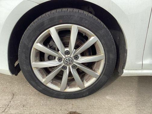 2017 Volkswagen Golf TSI Wolfsburg Edition 4-Door