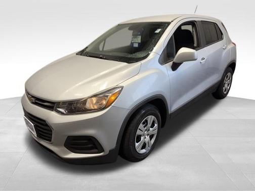 Silver Ice Metallic 2017 Chevrolet Trax LS