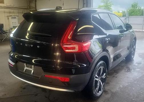 2023 Volvo XC40 B5 Plus Bright Theme