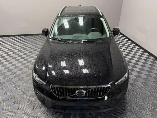 2023 Volvo XC40 B5 Plus Bright Theme
