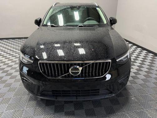 2023 Volvo XC40 B5 Plus Bright Theme