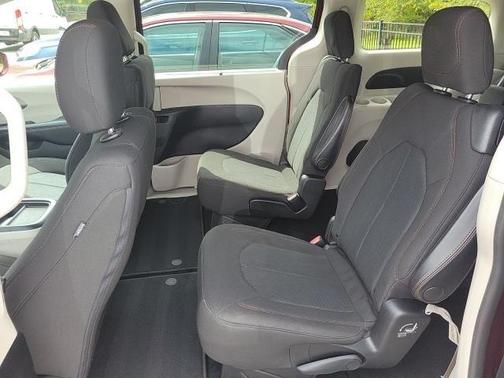 2020 Chrysler Pacifica Touring