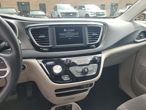 2020 Chrysler Pacifica Touring