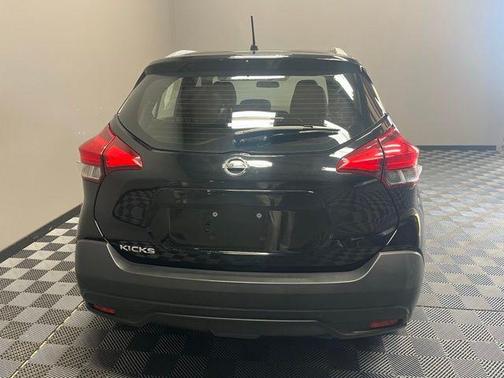 2019 Nissan Kicks S