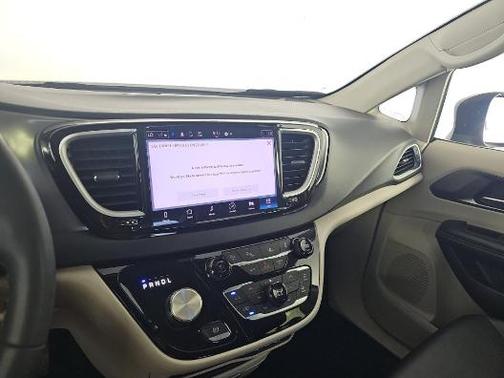 2023 Chrysler Pacifica Touring-L