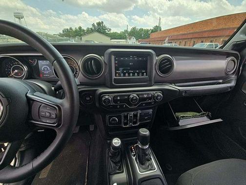 2023 Jeep Gladiator Sport