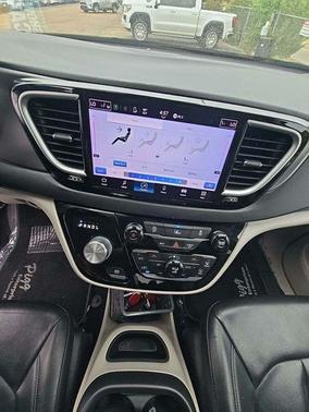 2022 Chrysler Pacifica Touring-L