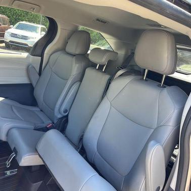 2022 Toyota Sienna XLE